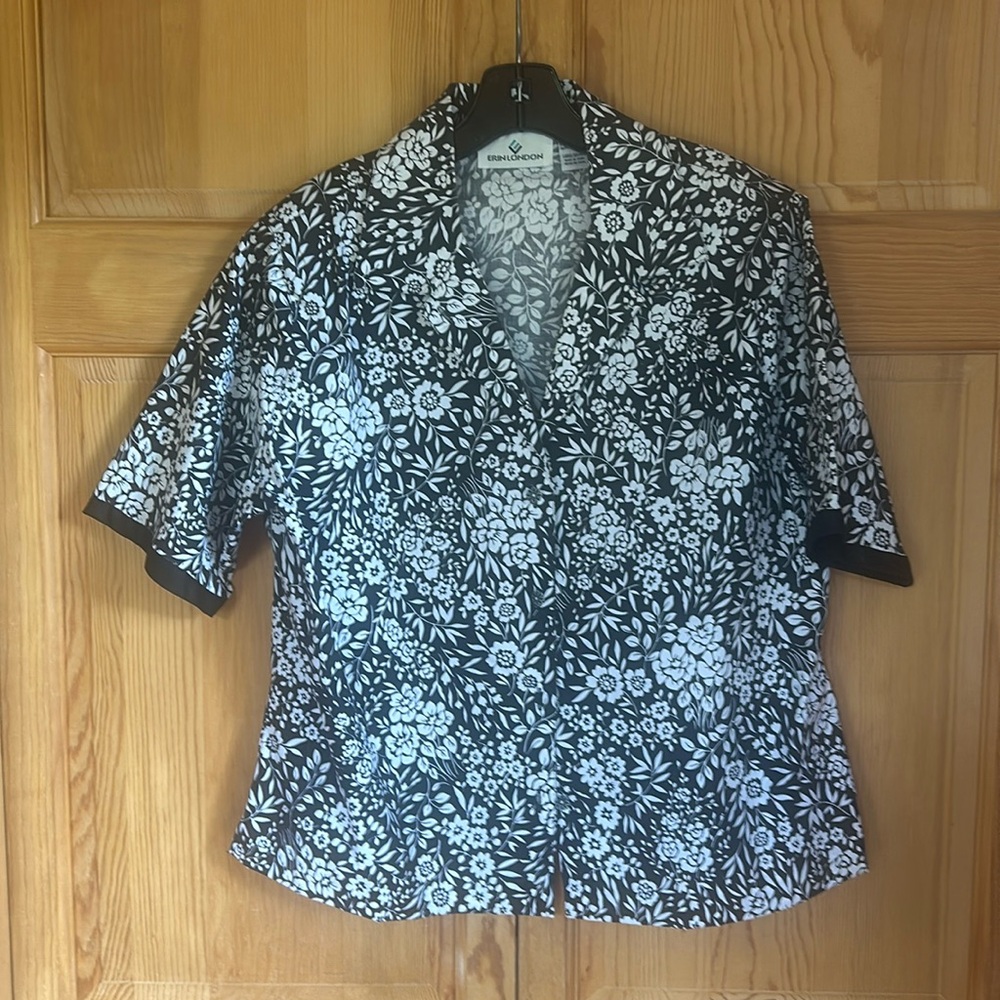 Erin London Jacket. 97 % cotton and 3 % spandex. Never worn but without tags
